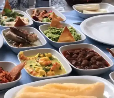 Azize Alaçatı Meyhanesi fotoğraf 5 - İzmir Mekan Rehberi