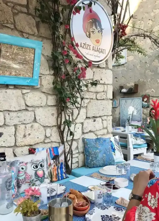 Azize Alaçatı Meyhanesi - İzmir Mekan Rehberi