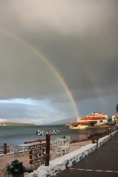 Denizaltı Cafe fotoğraf 3 - İzmir Mekan Rehberi