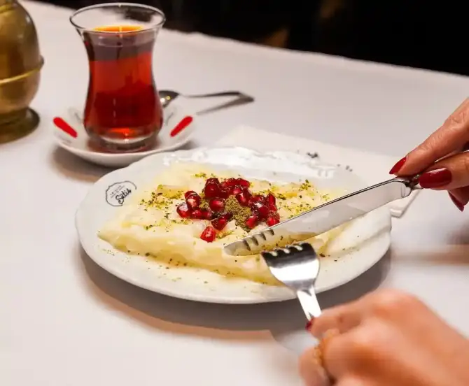 Emirgan Sütiş Folkart - İzmir Mekan Rehberi
