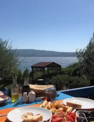 Güverte Restoran fotoğraf 2 - İzmir Mekan Rehberi