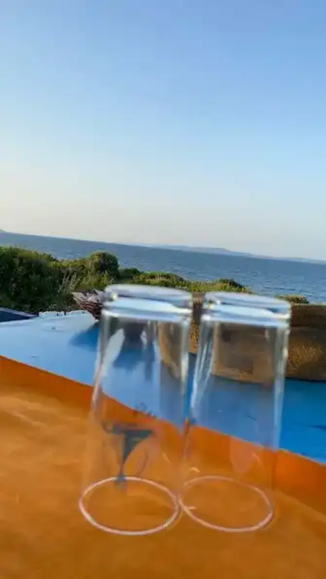 Güverte Restoran - İzmir Mekan Rehberi