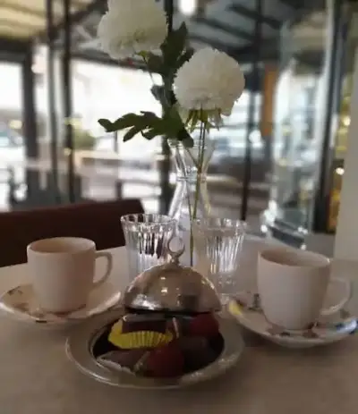 Gusto Cafe & Çikolata Bostanlı fotoğraf 4 - İzmir Mekan Rehberi