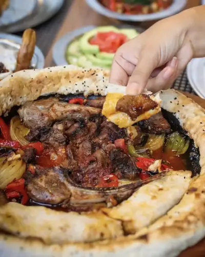 Hisarönü Tepsi fotoğraf 2 - İzmir Mekan Rehberi