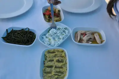 Tunay Restoran Şişede Balık  fotoğraf 8 - İzmir Mekan Rehberi