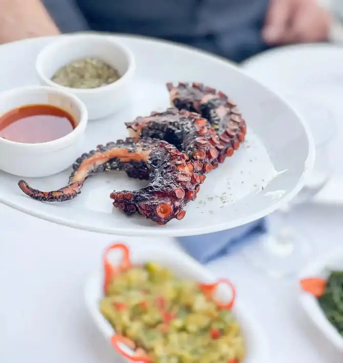 Adabeyi Balık Restaurant Pier - İzmir Mekan Rehberi