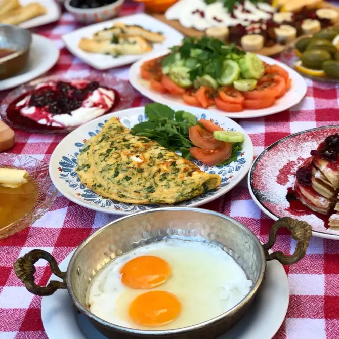 Ağaçlı Ev - İzmir Mekan Rehberi
