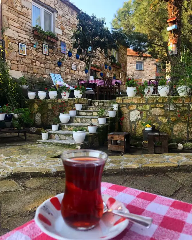 Ağaçlı Ev - İzmir Mekan Rehberi