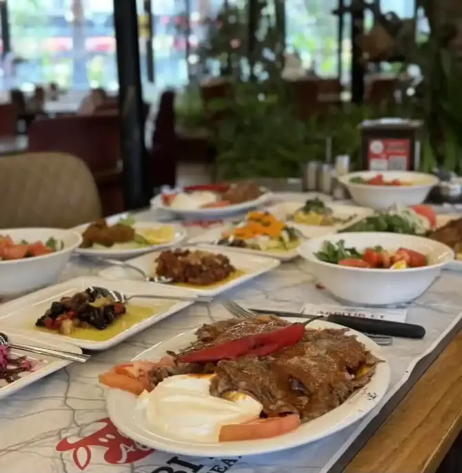 Akbıyık Döner Çamdibi - İzmir Mekan Rehberi