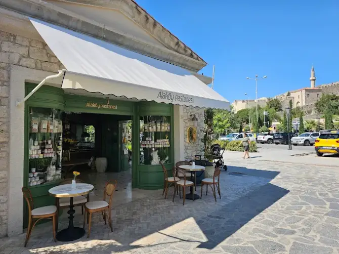 Alaköy Pastanesi Çeşme - İzmir Mekan Rehberi
