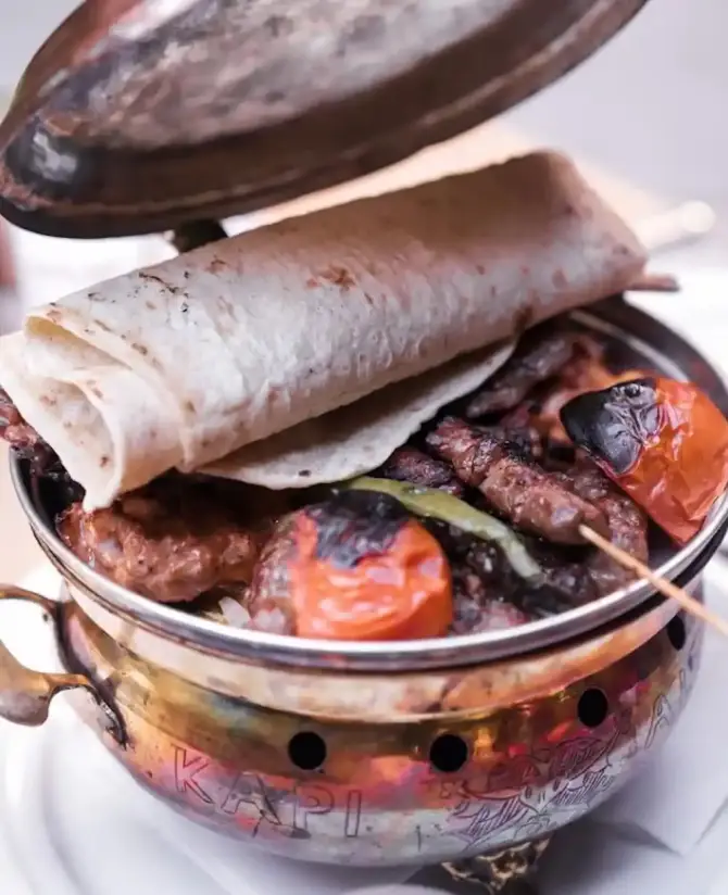 Altınkapı Restoran Alsancak - İzmir Mekan Rehberi