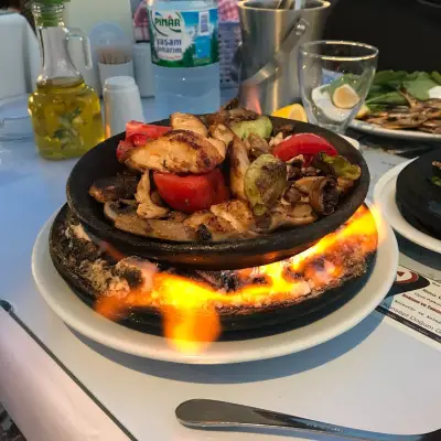 Altın Tabak Restaurant fotoğraf 6 - İzmir Mekan Rehberi
