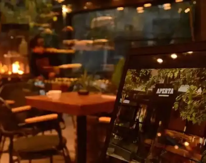 Aperta Coffee & Lunch - İzmir Mekan Rehberi