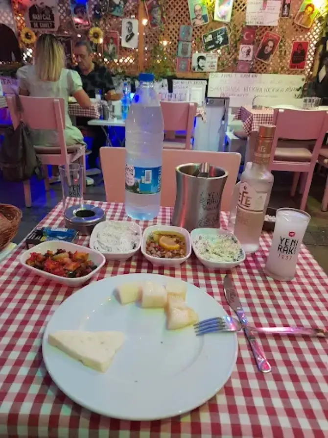 Argo Meyhanesi Alsancak - İzmir Mekan Rehberi