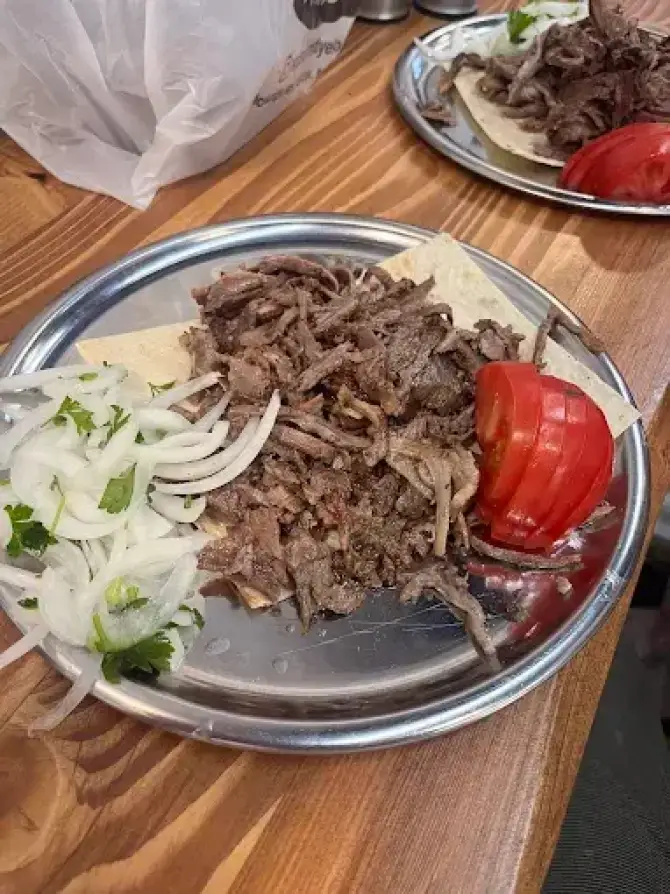 Arpa Döner Et Pişiricisi - İzmir Mekan Rehberi