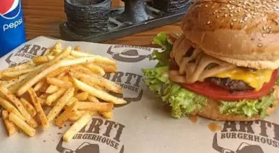 Artı Burgerhouse Karşıyaka fotoğraf 2 - İzmir Mekan Rehberi