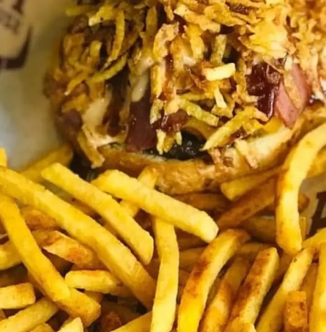 Artı Burgerhouse Karşıyaka - İzmir Mekan Rehberi
