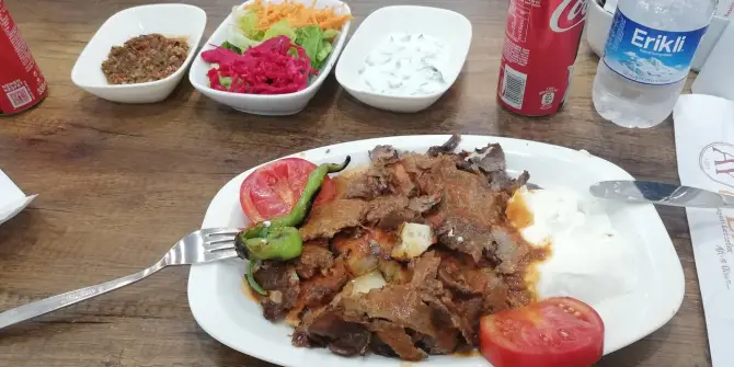 Ayipek Döner Kebap Salonu - İzmir Mekan Rehberi