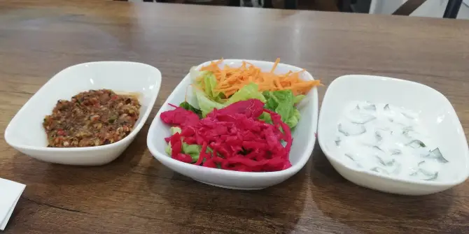 Ayipek Döner Kebap Salonu - İzmir Mekan Rehberi