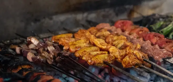 Aynalı Konak Mavişehir - İzmir Mekan Rehberi
