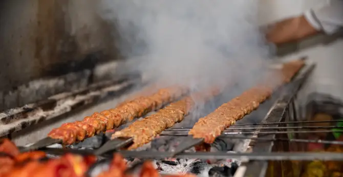 Aynalı Konak Mavişehir - İzmir Mekan Rehberi