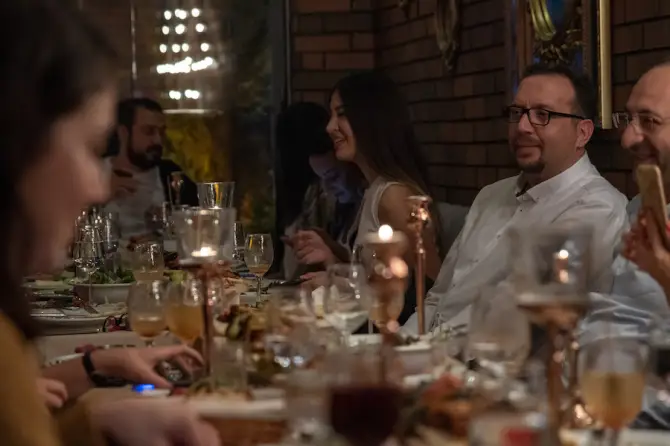 Aynalı Konak Mavişehir - İzmir Mekan Rehberi