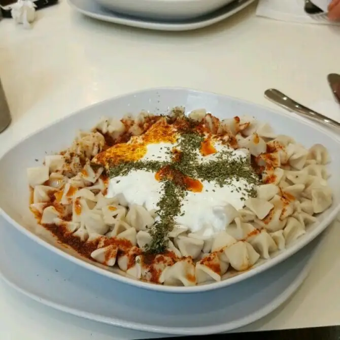 Aysel Abla Ev Yemekleri & Kayseri Mantı - İzmir Mekan Rehberi