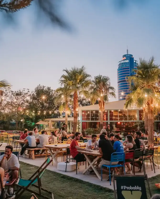 Babil Bira Bahçesi - İzmir Mekan Rehberi