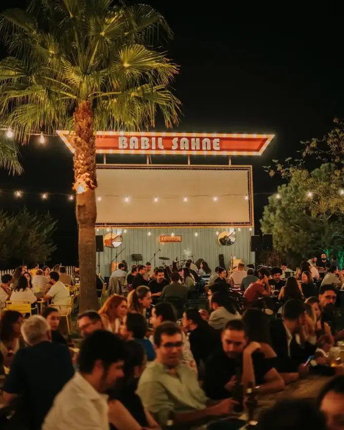 Babil Bira Bahçesi - İzmir Mekan Rehberi