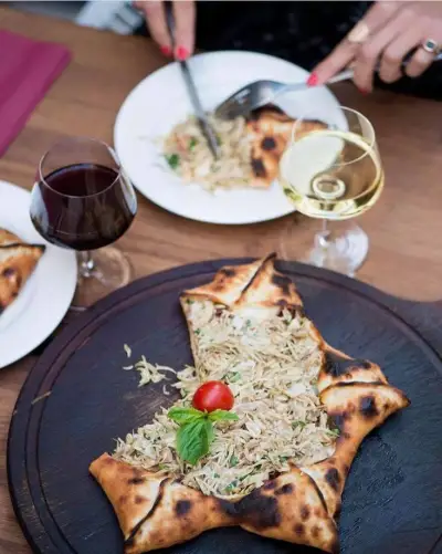 Baci Gastro Bar - İzmir Mekan Rehberi