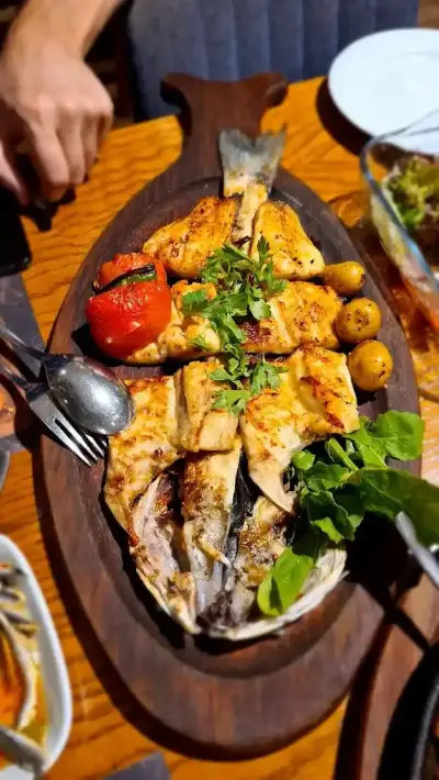 Balıkçı Hüseyin Usta - İzmir Mekan Rehberi