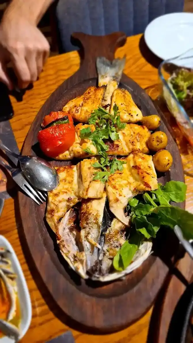 Balıkçı Hüseyin Usta - İzmir Mekan Rehberi