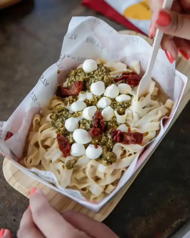 Basta La Pasta - İzmir Mekan Rehberi