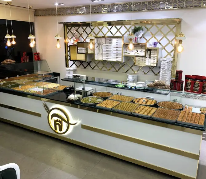 Bergama Hacıoğlu Baklava & Künefe - İzmir Mekan Rehberi