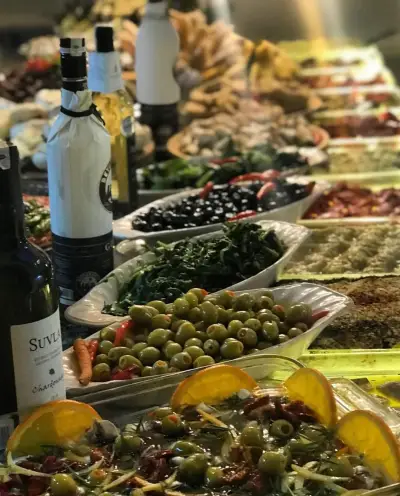 Beyaz Konak Meyhane fotoğraf 3 - İzmir Mekan Rehberi