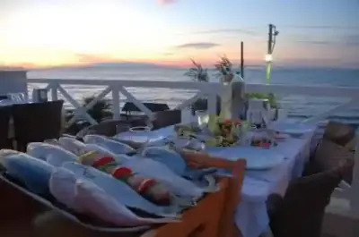 Bizim Gazino Balık Restaurant - İzmir Mekan Rehberi