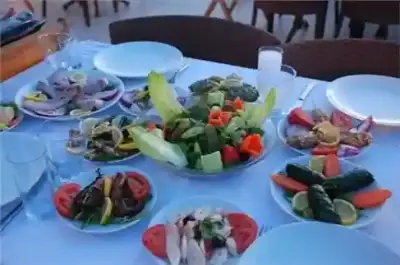 Bizim Gazino Balık Restaurant - İzmir Mekan Rehberi