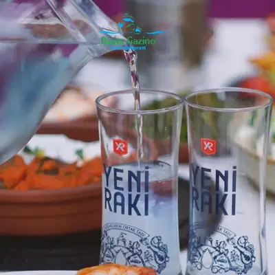 Bizim Gazino Balık Restaurant fotoğraf 9 - İzmir Mekan Rehberi