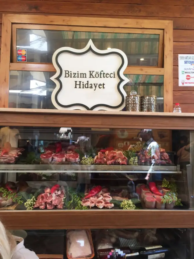 Bizim Köfteci Hidayet - İzmir Mekan Rehberi