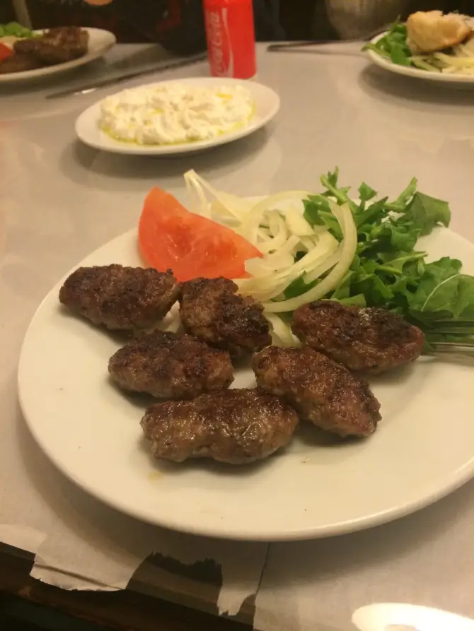 Bizim Köfteci Hidayet - İzmir Mekan Rehberi