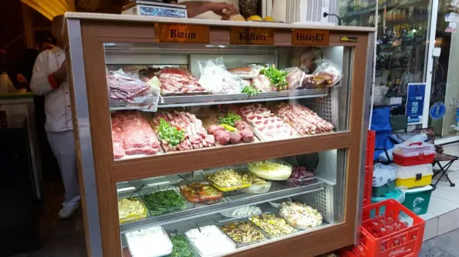 Bizim Köfteci Hidayet - İzmir Mekan Rehberi