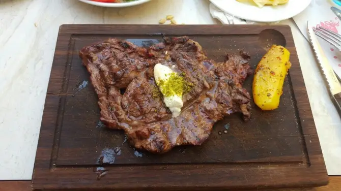 Bizim Köfteci Hidayet - İzmir Mekan Rehberi