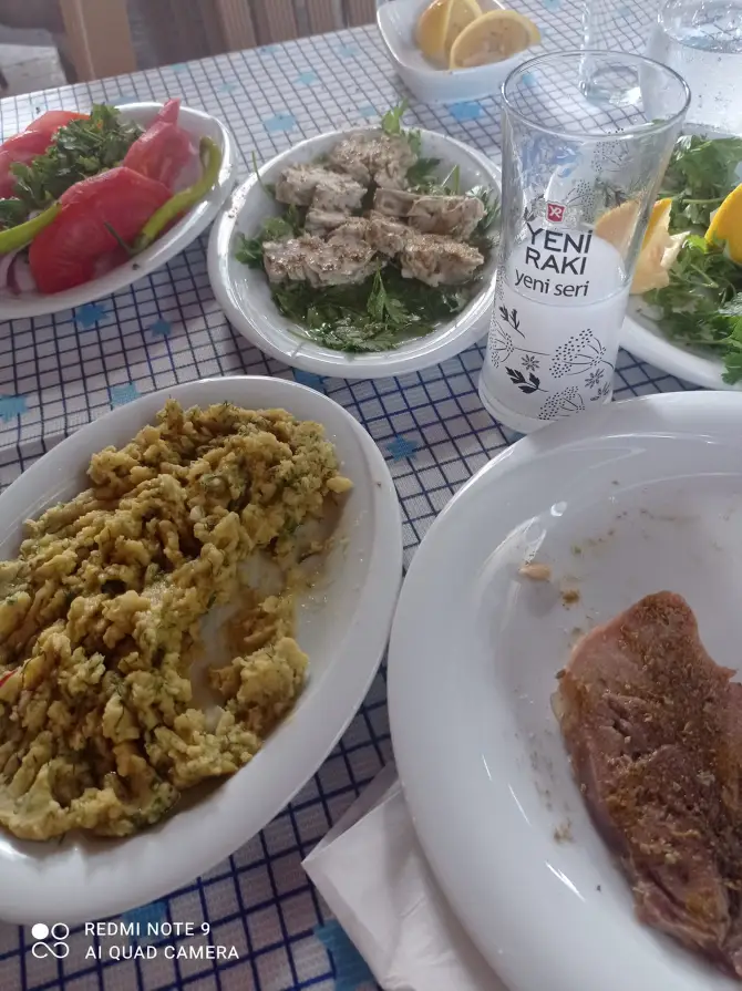 Bizim Köfteci Hidayet - İzmir Mekan Rehberi