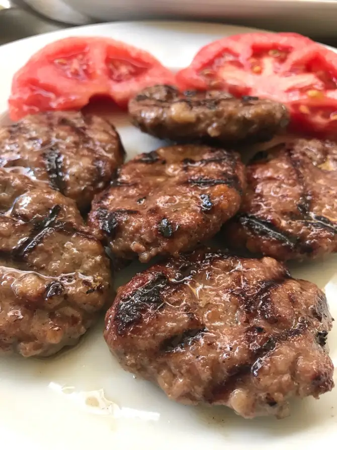 Bizim Köfteci Hidayet - İzmir Mekan Rehberi