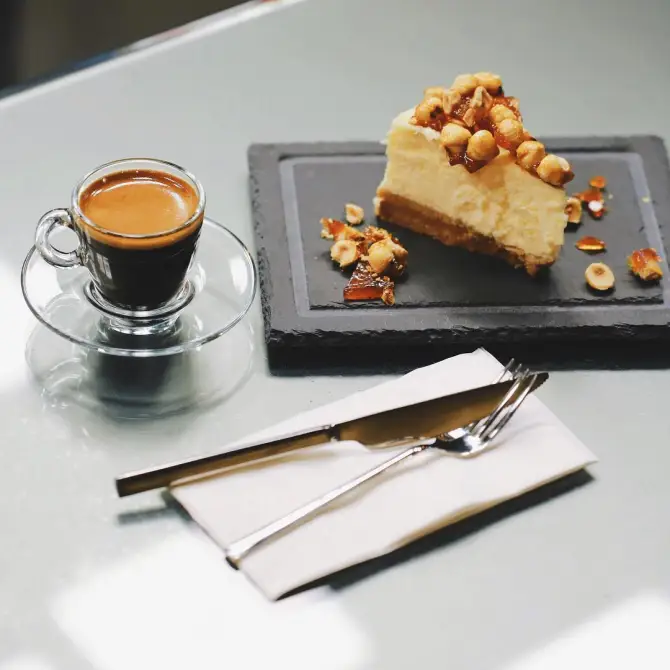 Black Ivory Cafe - İzmir Mekan Rehberi