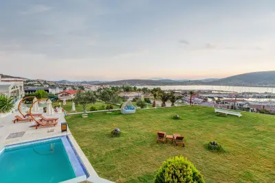 Boğaziçi Butik Otel Alaçatı - İzmir Mekan Rehberi