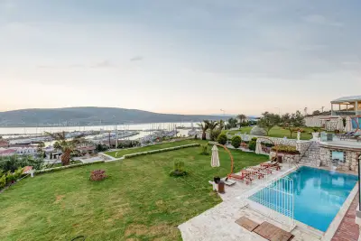 Boğaziçi Butik Otel Alaçatı - İzmir Mekan Rehberi