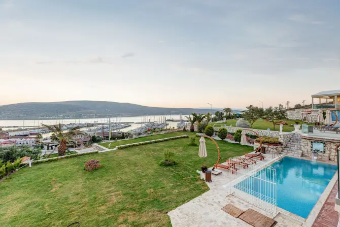 Boğaziçi Butik Otel Alaçatı - İzmir Mekan Rehberi