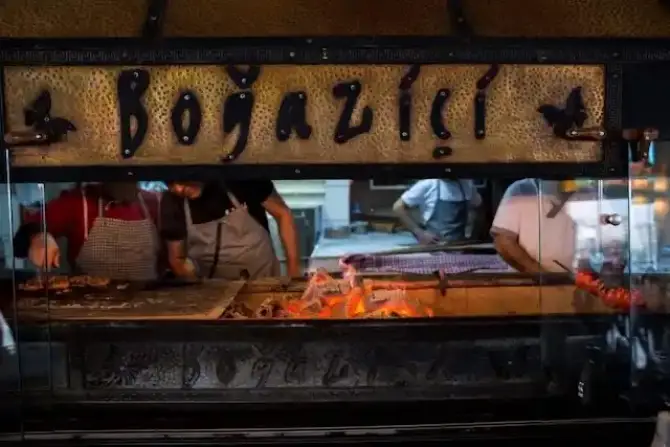 Boğaziçi Restaurant Üçkuyular - İzmir Mekan Rehberi
