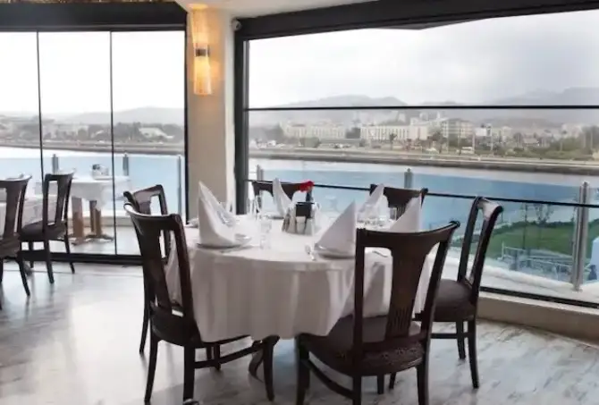 Boğaziçi Restaurant Üçkuyular - İzmir Mekan Rehberi